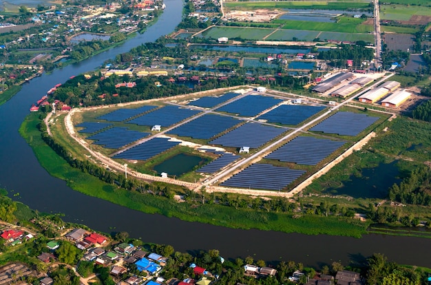 Solar-Farm Sonnenkollektoren Luftaufnahme