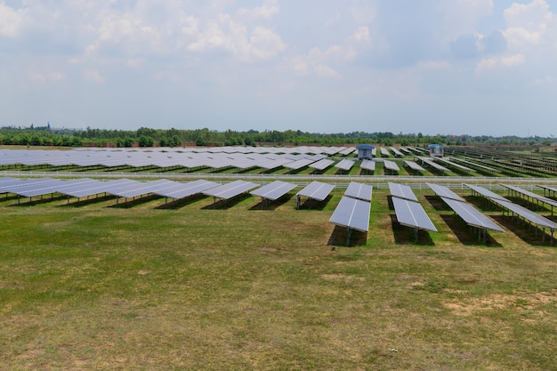 Solarzellenplatinen wurden in großer Zahl installiert, um sie als Strom für den Verkauf aufzuladen und in Industrieanlagen verwendet