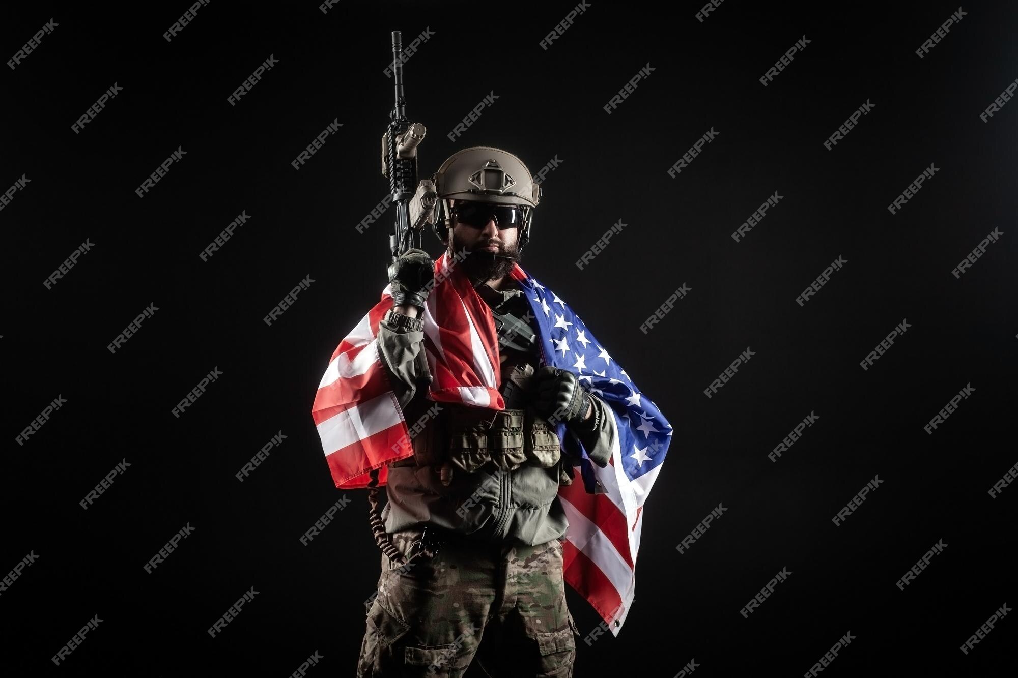 Estados Unidos da América bandeira e casaco uniforme militar dobrado.  Símbolos militares fundo conceitual banner para feriados patrióticos  americanos fotos, imagens de © Mehaniq #335418022