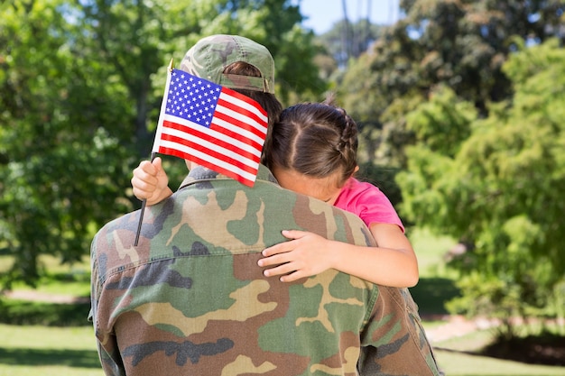 Soldado americano reuniu-se com a filha