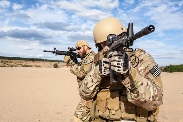 Soldado do grupo de forças especiais do exército dos eua