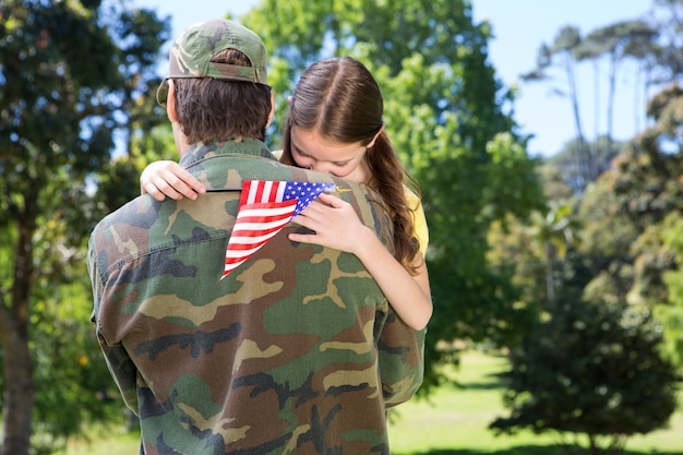 Foto soldado estadounidense se reunió con su hija