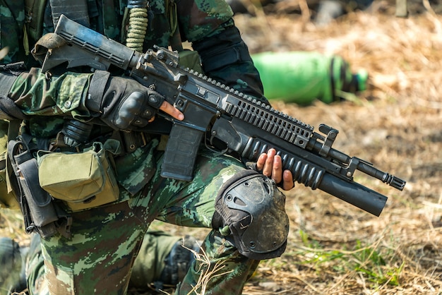 Soldado listo para el combate de guerra