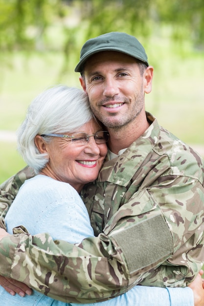 Soldado se reunió con su madre