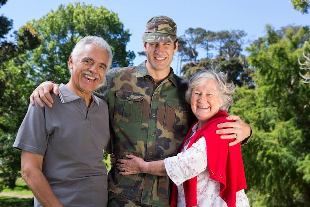 Soldado se reuniu com seus pais