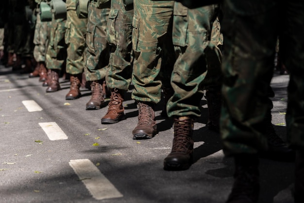 Soldados del ejército en formación durante la celebración de la independencia brasileña en la ciudad de Salvador Bahia