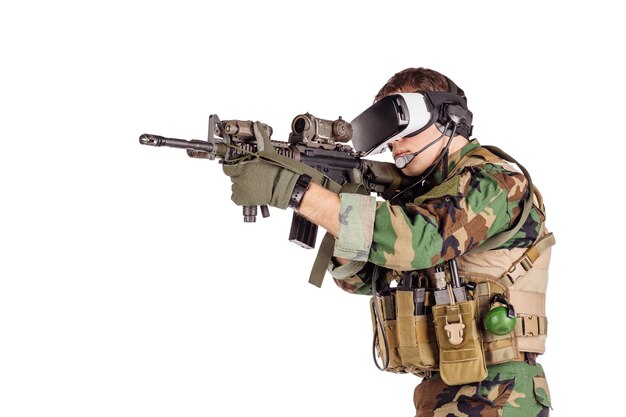 Soldat mit Virtual-Reality-Brille