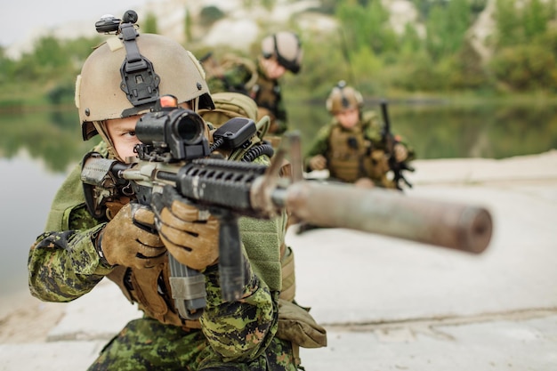 Soldaten der kanadischen Armee während der Militäroperation