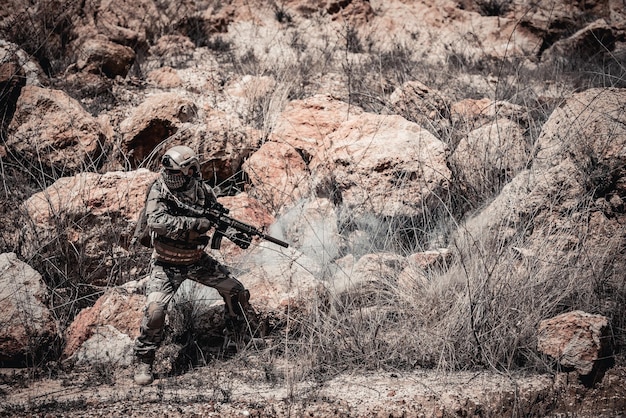 Soldaten der Spezialeinheiten in den Kriegen in der WüsteThailänderArmeesoldat