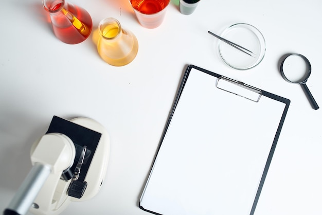 soluções químicas medicina de laboratório desktop foto de alta qualidade