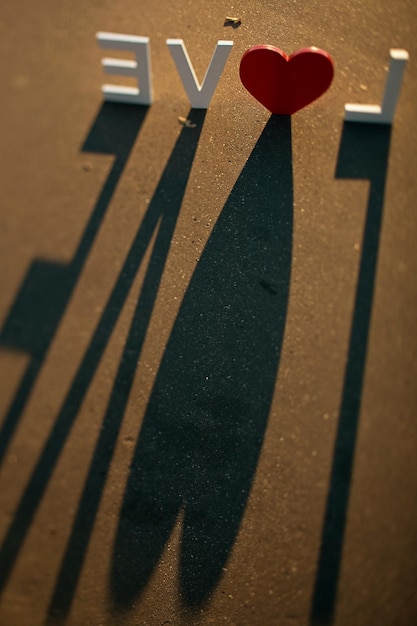 Foto sombra de texto amor na rua