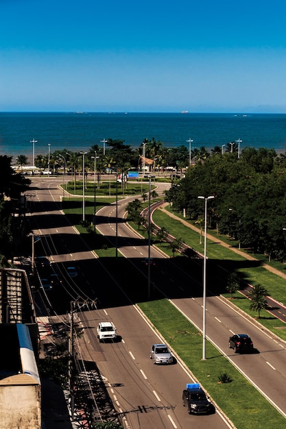 Sombra dos prédios da avenida norte-sul