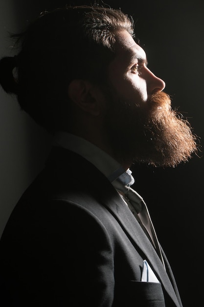 Sombra masculina perfil barbudo homem barbudo com barba barbudo barbearia gay conceito bigode homens
