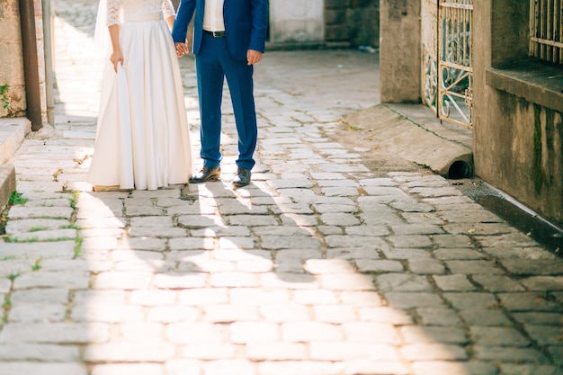 La sombra de la pareja en el suelo silueta de la sombra