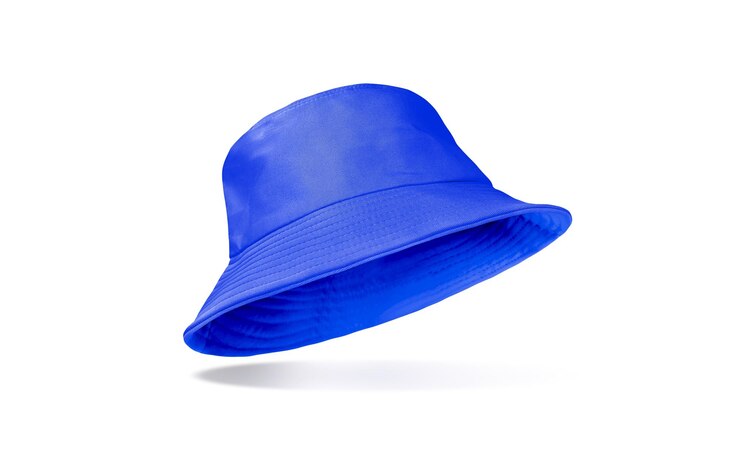 Sombrero de cubo azul sobre fondo blanco
