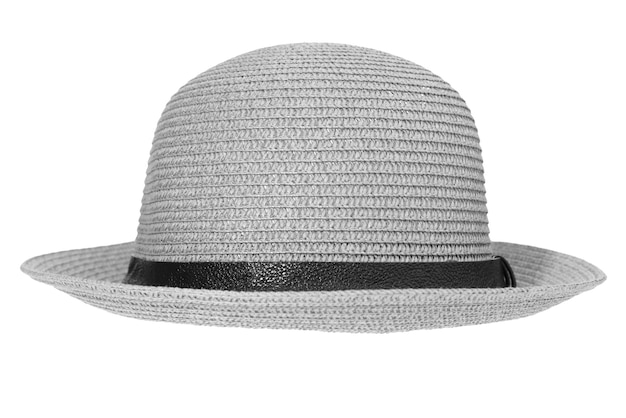 Sombrero de paja aislado sobre fondo blanco.