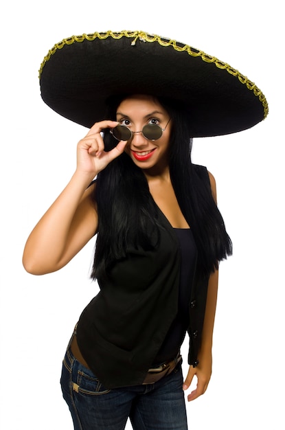 Sombrero que lleva de la mujer mexicana joven aislado en blanco