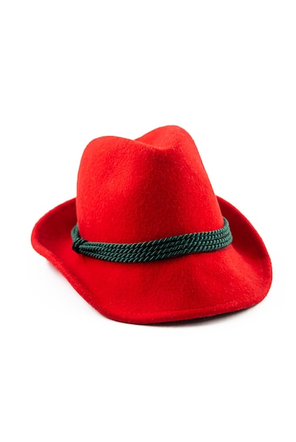 Sombrero tirolés de fieltro sobre blanco Sombrero rojo bávaro Ocktoberfest