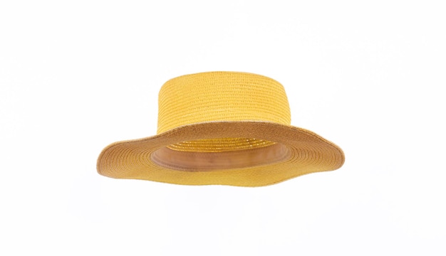 Foto sombrero de verano amarillo aislado sobre fondo blanco