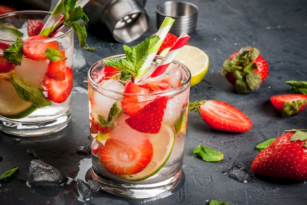 Sommer erfrischender Mojito mit Erdbeere