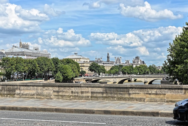 Sommer-Paris-Damm der Seine