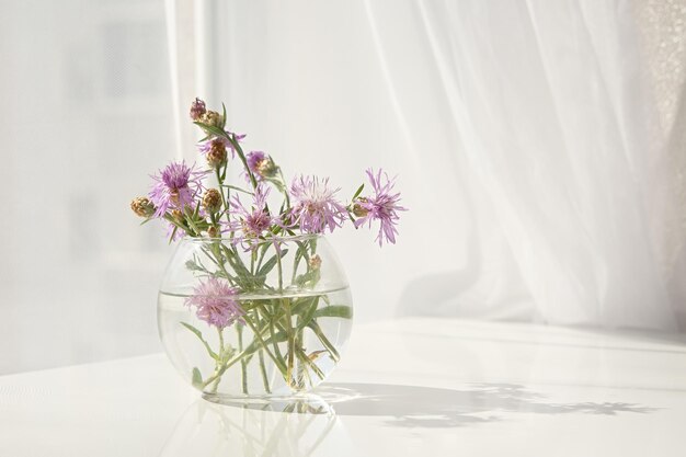 Sommer-Wildblumen-Glasvase