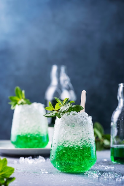 Sommercocktail mit Minze