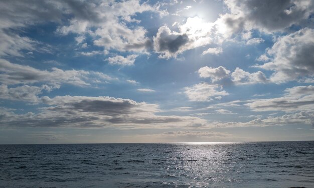 Sommerferien-Feiertagshintergrund eines tropischen Strandes und des blauen Meeres Hawaii-Strand