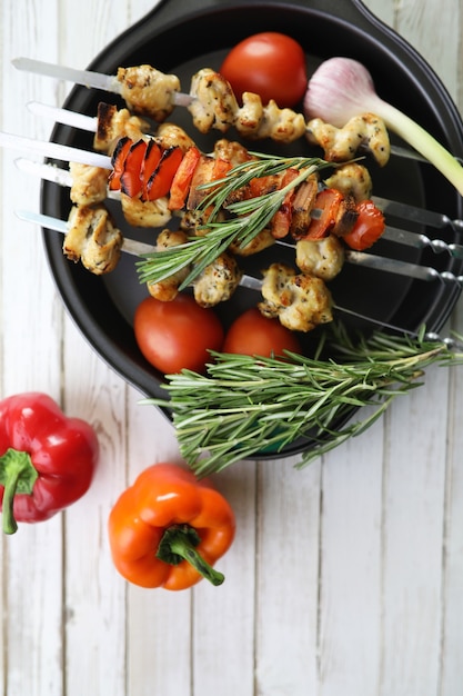 Sommergemüse gegrillte gebratene Auberginen und Tomaten