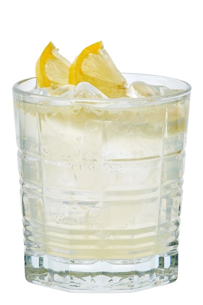 Sommerlicher erfrischender Spritz-Cocktail