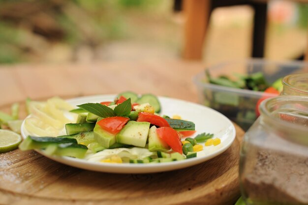 Sommersalat im Café