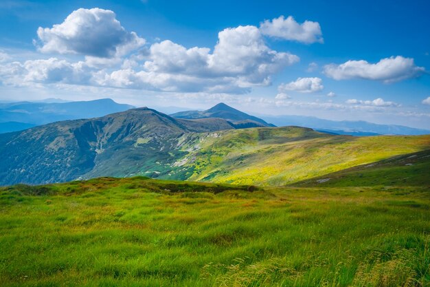 Sommertrekkingroute im alpinen Hochland