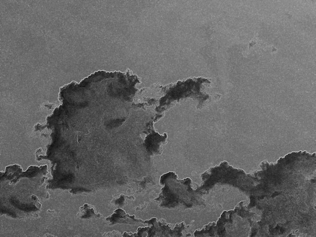 Sommerweiße flauschige Kumuluswolken am tiefblauen Himmel