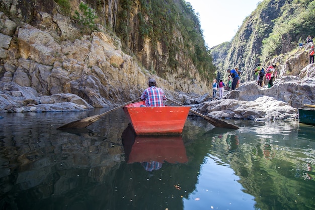 Somoto Canyon im Norden Nicaraguas, ein beliebtes Touristenziel für Outdoor-Aktivitäten wie Schwimmen, Wandern und Klippenspringen