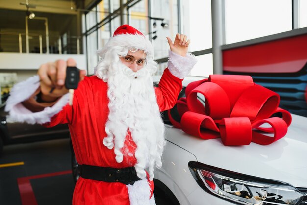 Sonata Klaus spendet ein neues Auto