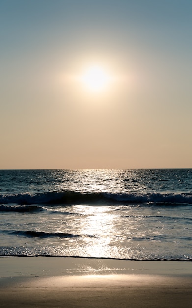 Sonne und Meer mit Strand