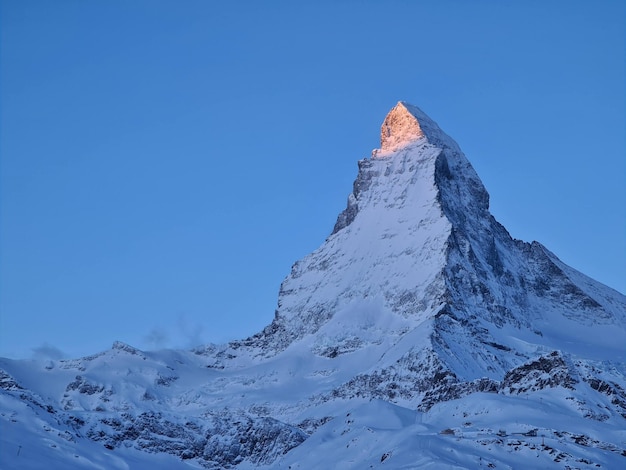 Sonnenaufgang am Berg Matterhorn in Zermatt, Schweiz, Winterlandschaft