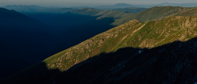 Sonnenaufgang, Berglandschaft in den Karpaten, Fagaras, Rumänien, im Freien