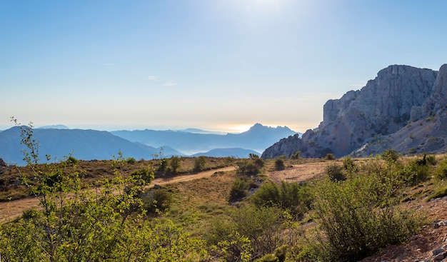 Sonnenaufgang im Aitana-Berg in Confrides