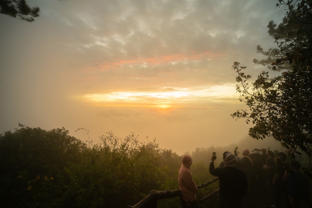 Sonnenaufgang im Nebel