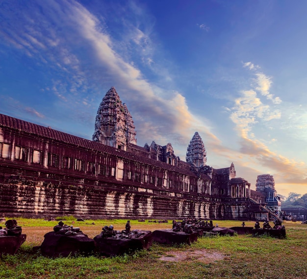 Sonnenaufgang in Angkor Wat, Teil der Khmer-Tempelanlage, Siem Reap, Kambodscha.