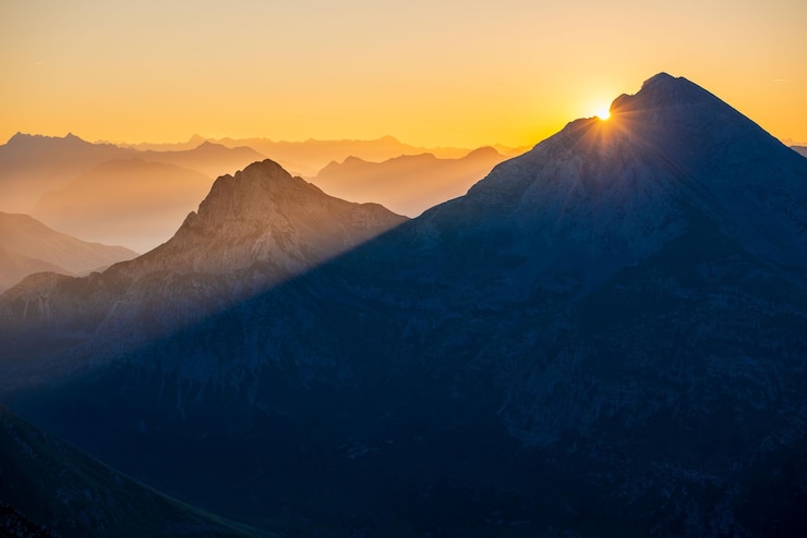 Foto sonnenaufgang in den bergen