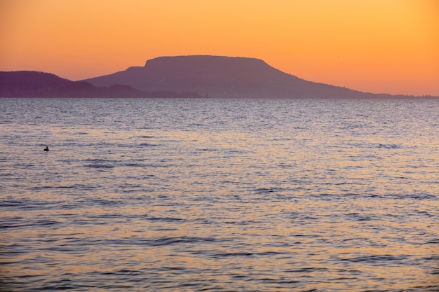 Sonnenaufgang über dem Plattensee Ungarn Europa