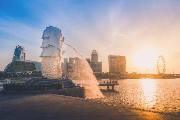 Sonnenaufgang von Singapur-Skylinen. Singapurs Geschäft distric auf Ansicht des blauen Himmels