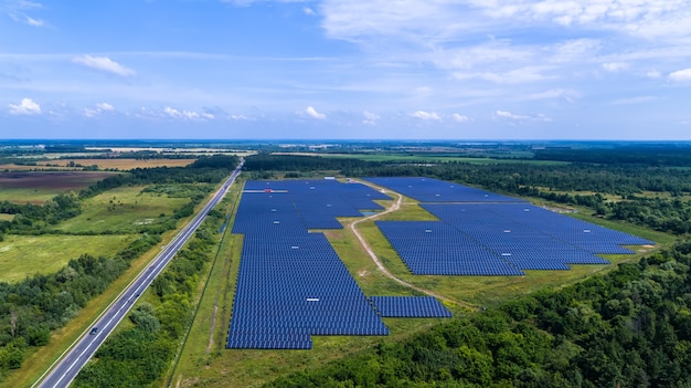 Sonnenkollektor Green Factory Field Alternative Energy Luftbild.