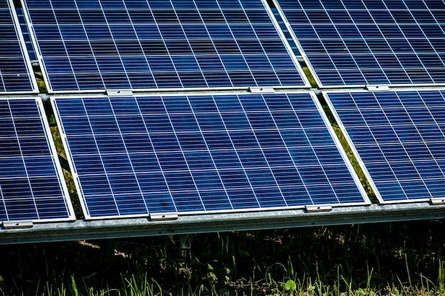 Sonnenkollektoren und blauer Himmel Sonnenkollektoren-System Stromgeneratoren von Sun Clean Technology for Bette