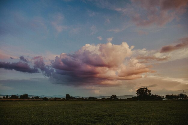 Sonnenuntergänge sind wie Gottes Gemälde am Himmel.