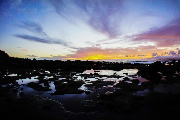 Sonnenuntergang am Atlantischen Ozean in Teneriffa Kanarische Insel Spanien