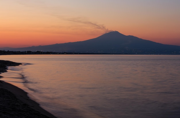 Sonnenuntergang am Meeresstrand