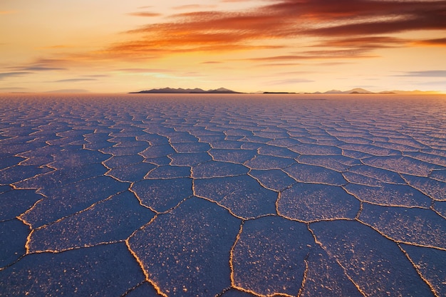 Sonnenuntergang am Salar de Uyuni Aitiplano Bolivien